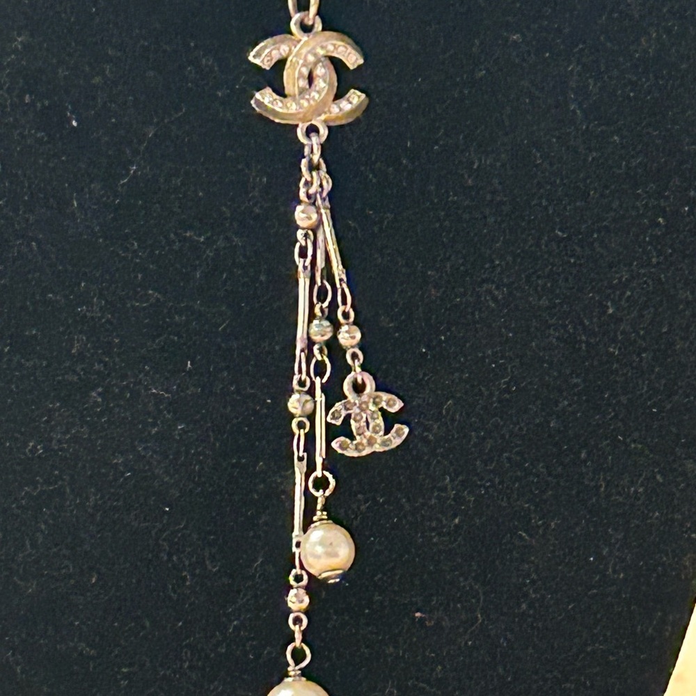 CHANEL Silver White Necklace with Pearls & Crystals Authentic 🔥Sale Ends Jan 1🔥 - Picture 4 of 10